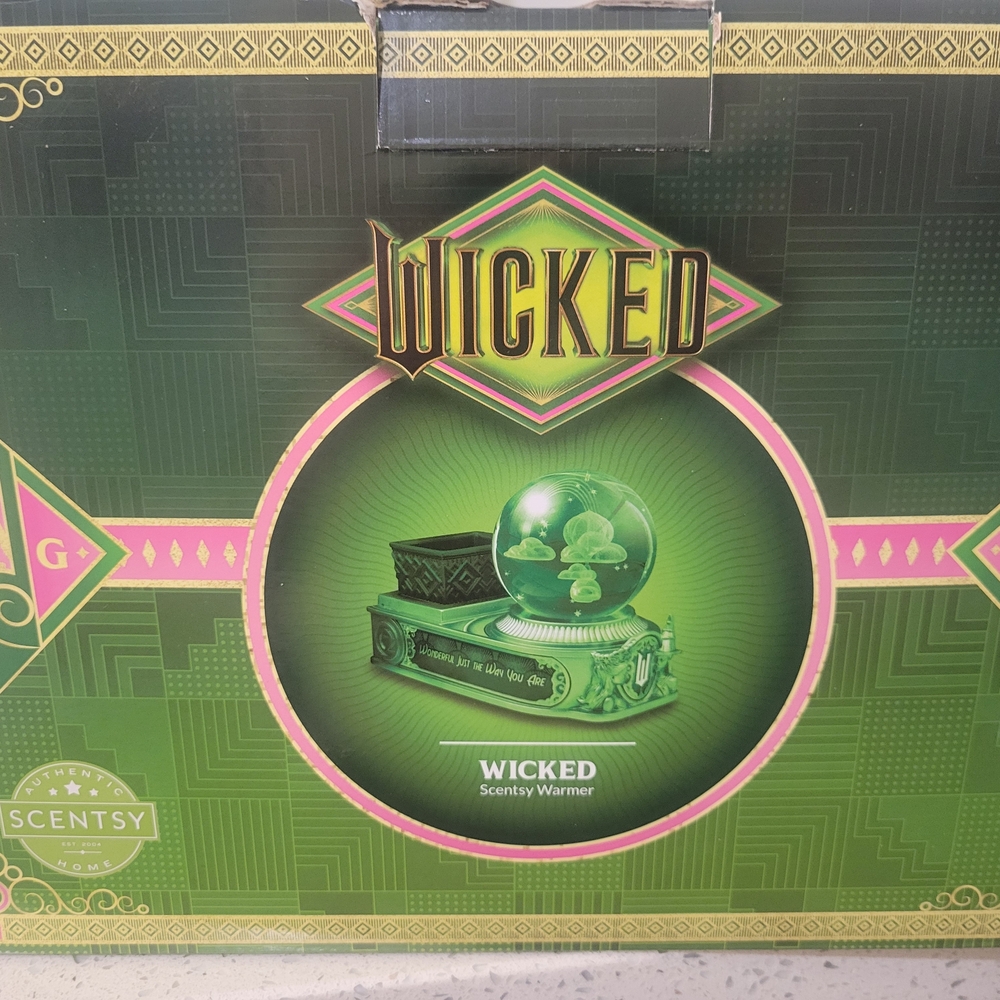 Scentsy Wicked Green Warmer